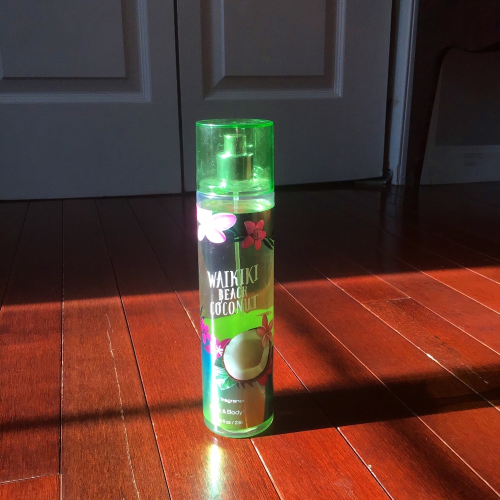 Waikiki Beach Coconut